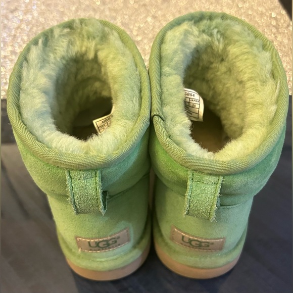 UGG Australia Women's Classic Ultra Mini ll  Mint Green Size 8 - Picture 3 of 7